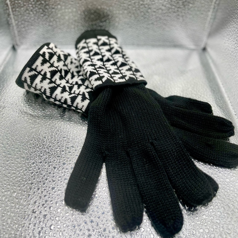 Michael Kors Snow Gloves